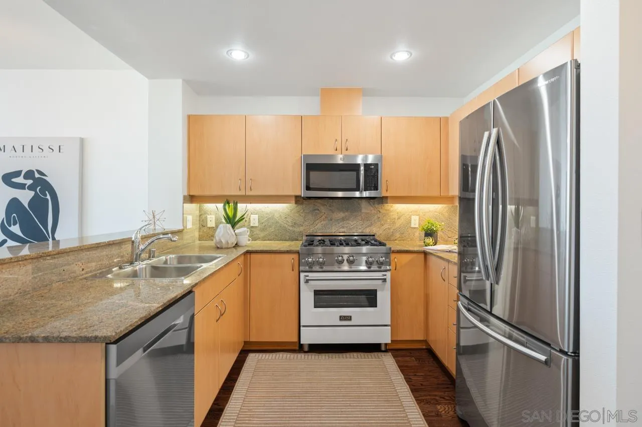 300 W Beech St Unit 1305