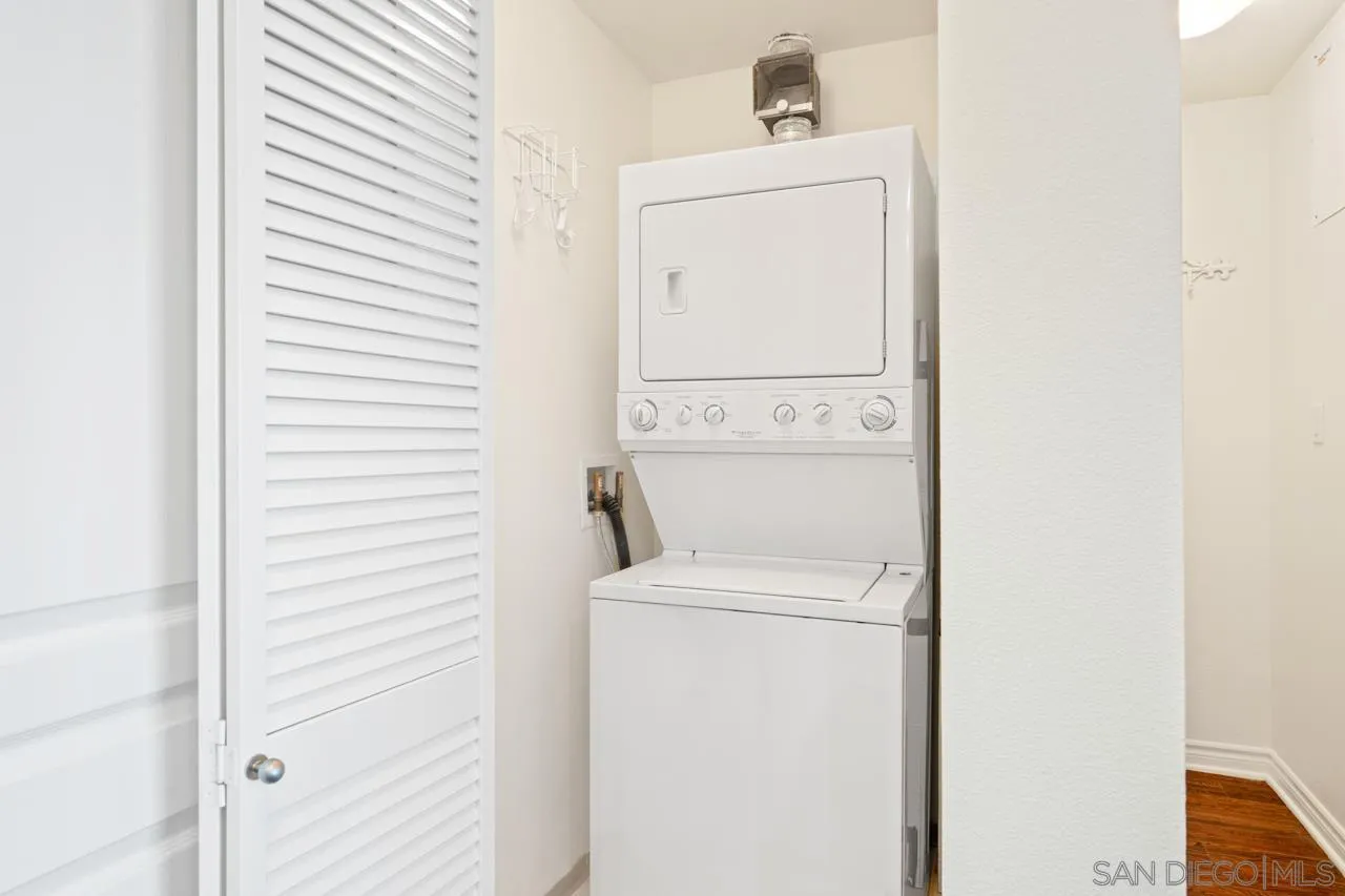 300 W Beech St Unit 1305