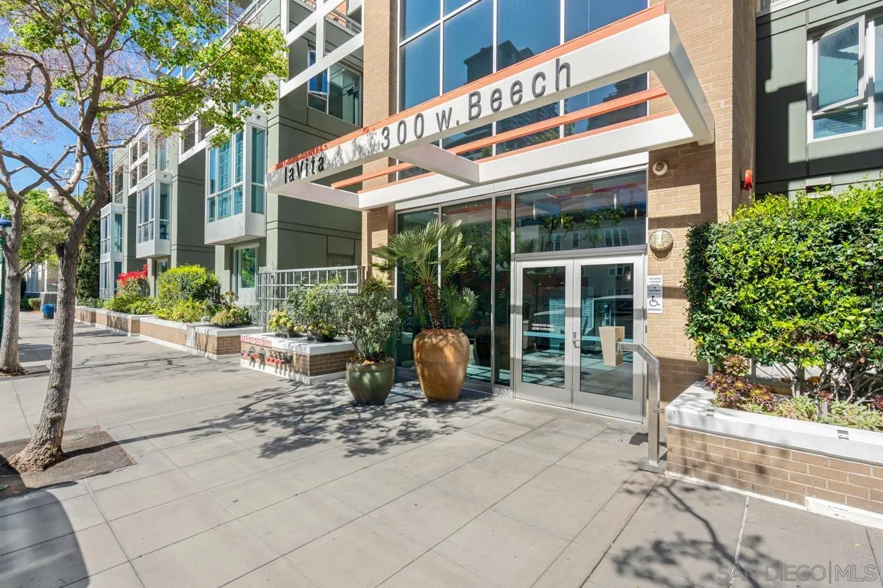 300 W Beech St Unit 1305