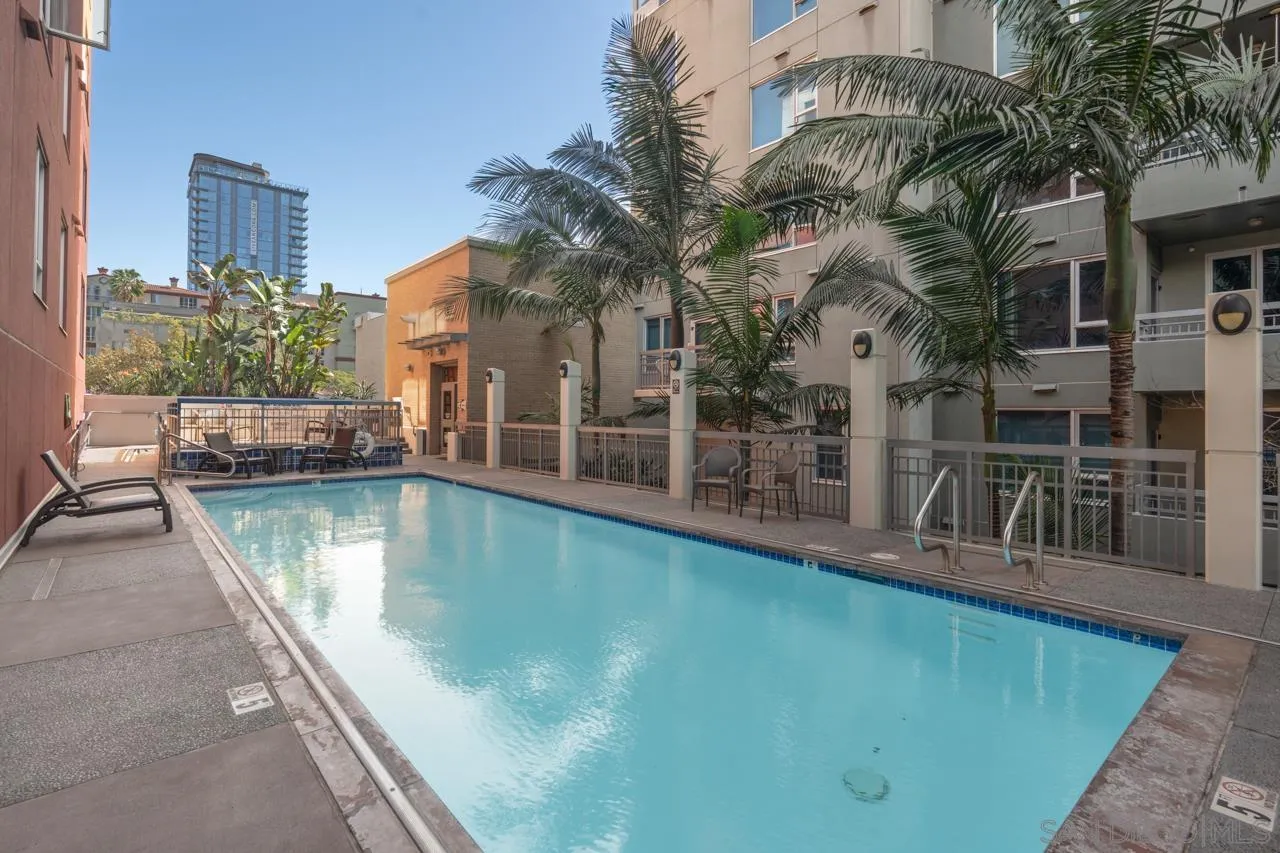 300 W Beech St Unit 1305