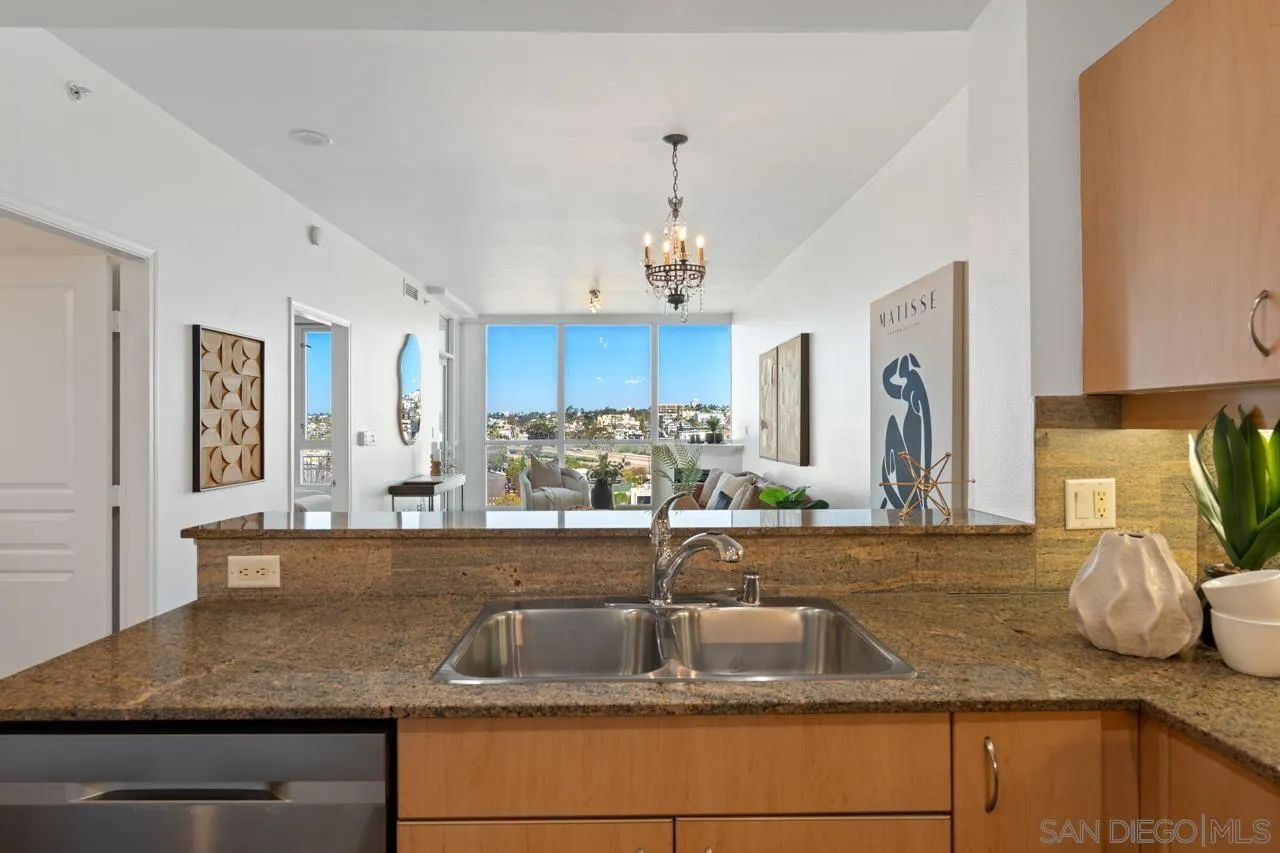 300 W Beech St Unit 1305