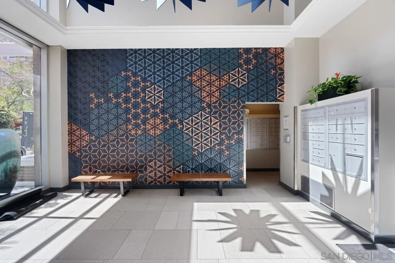 300 W Beech St Unit 1305