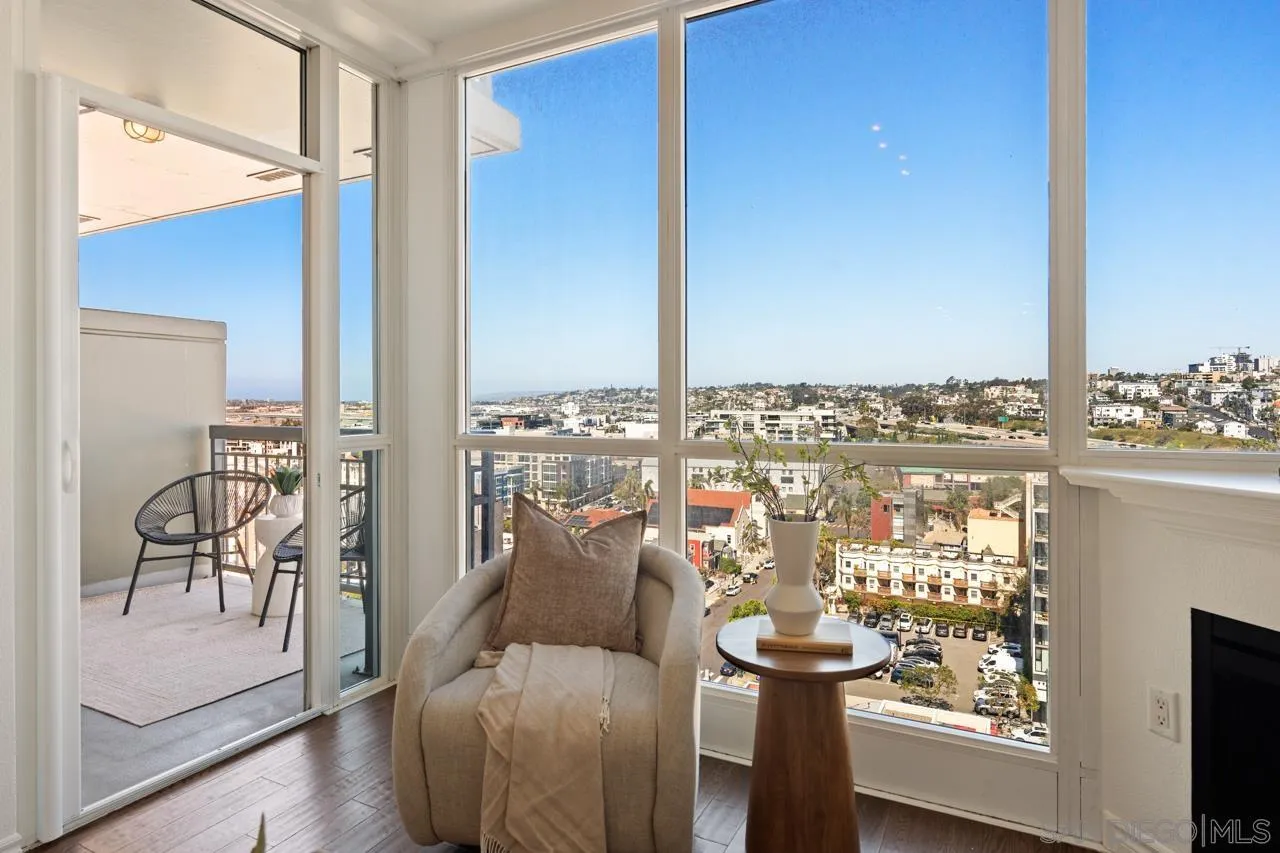 300 W Beech St Unit 1305