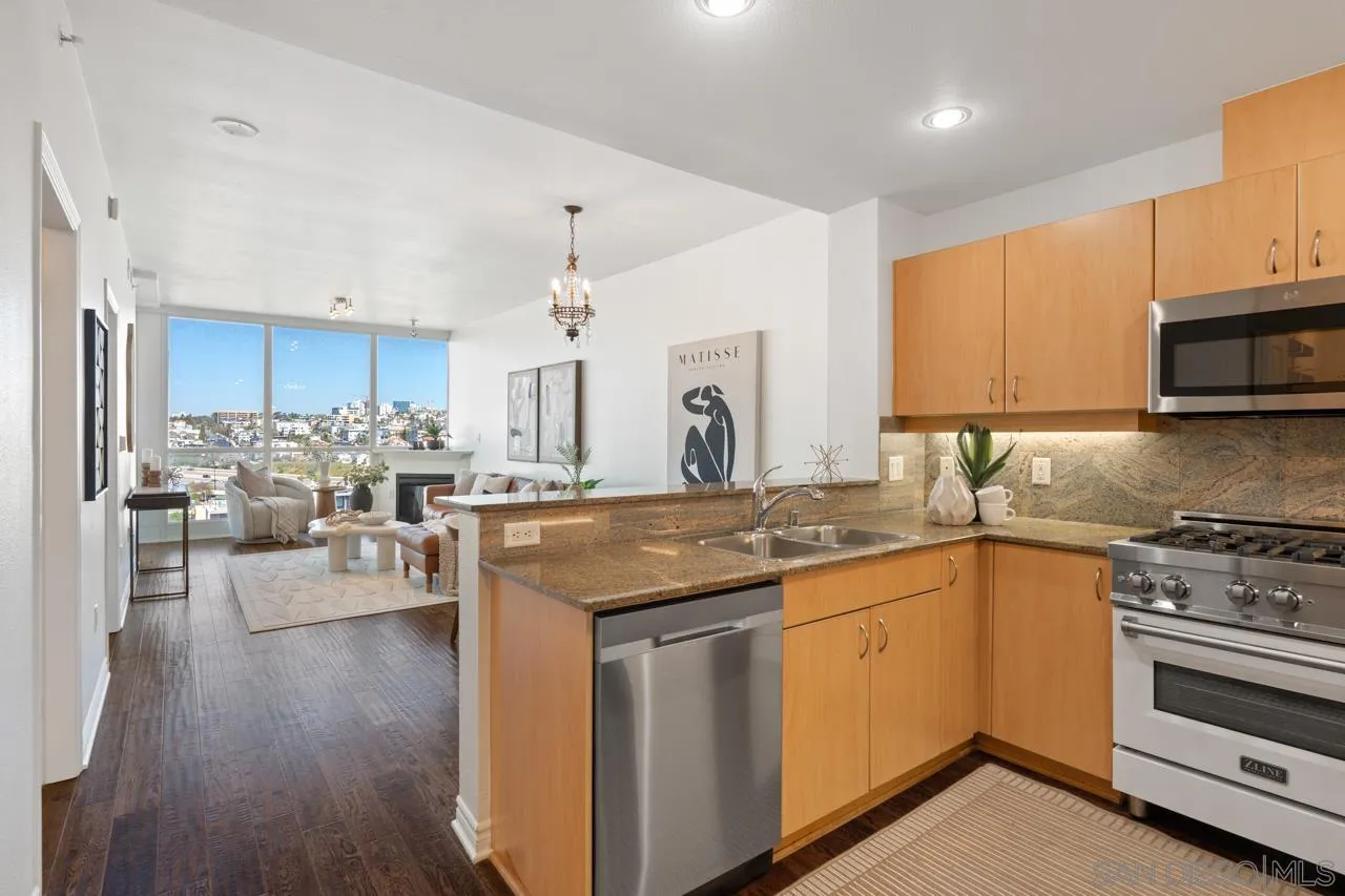 300 W Beech St Unit 1305