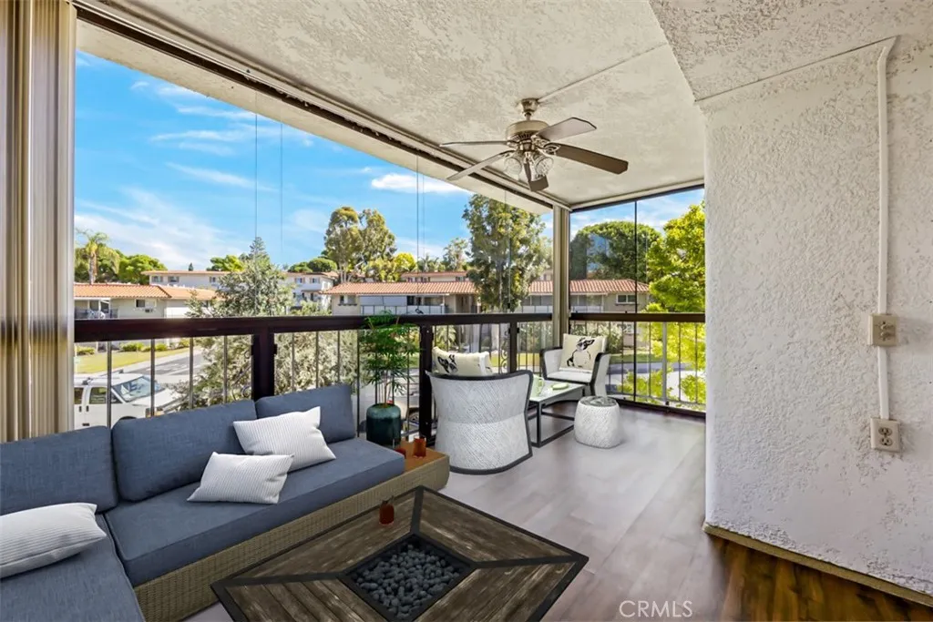 2394 Via Mariposa W Unit: 2H