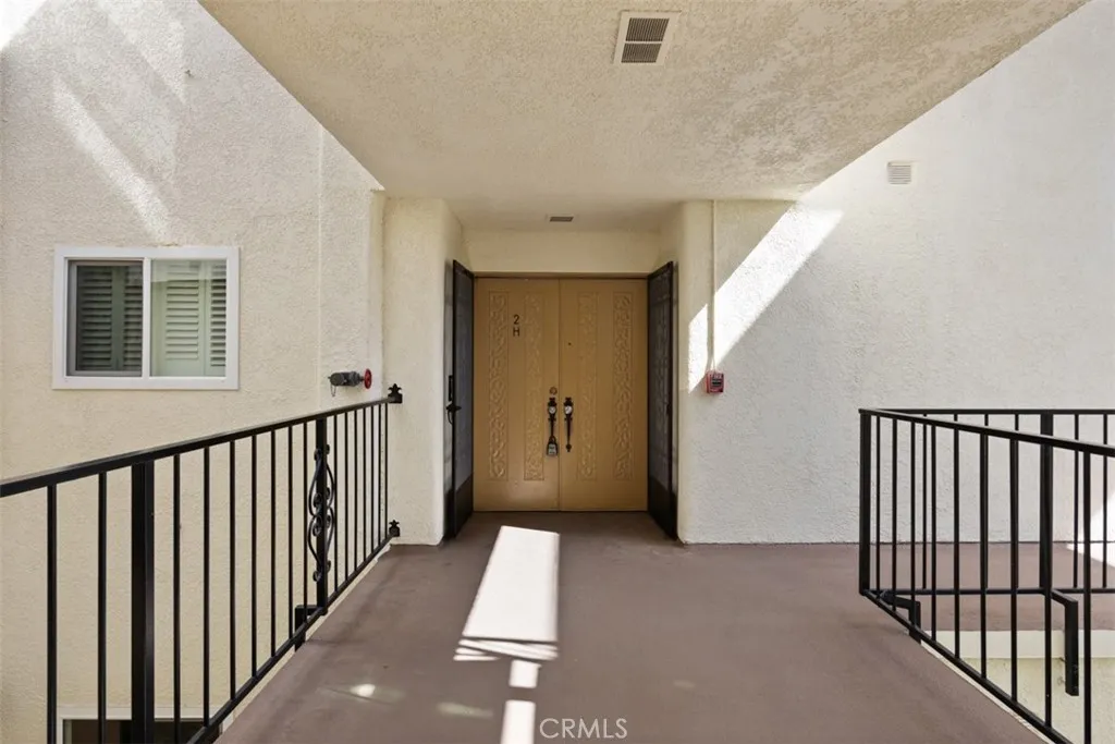 2394 Via Mariposa W Unit: 2H