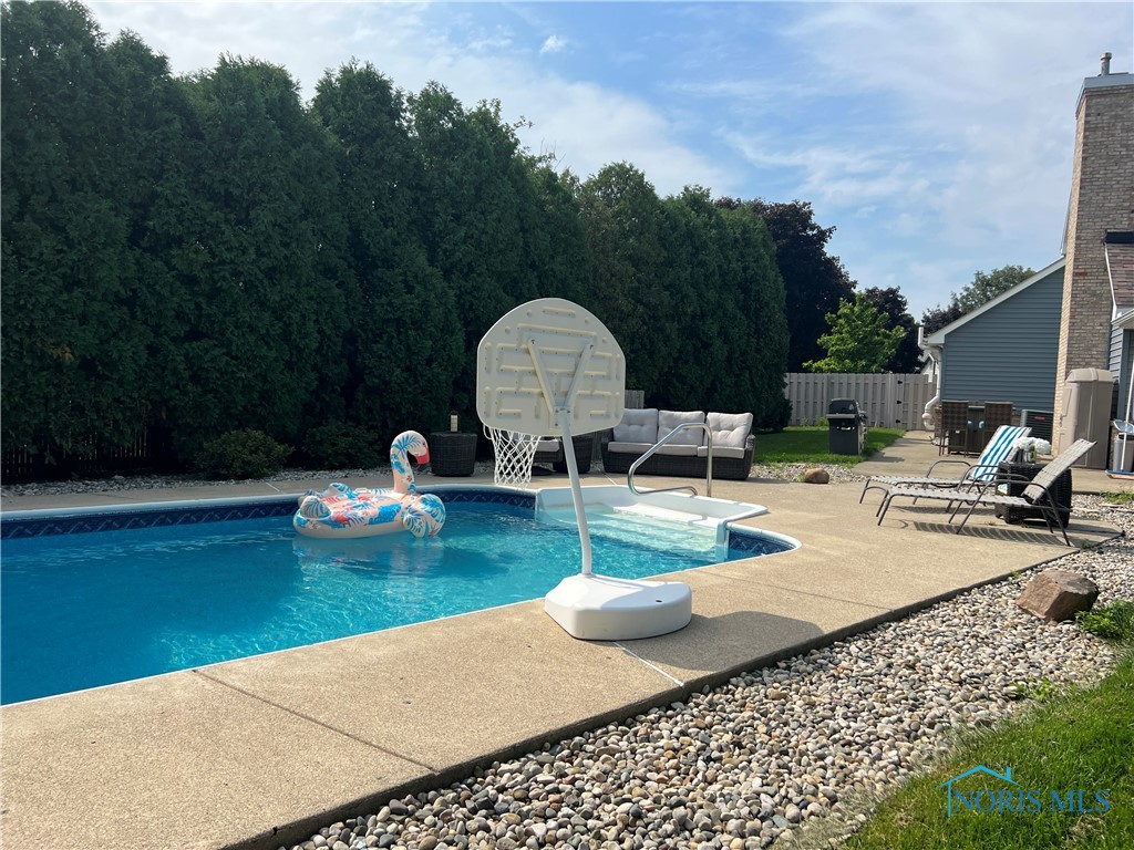 2238 Willowtree Lane