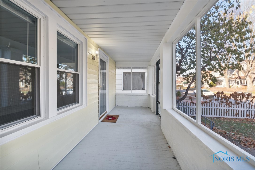 3807 Hoiles Avenue