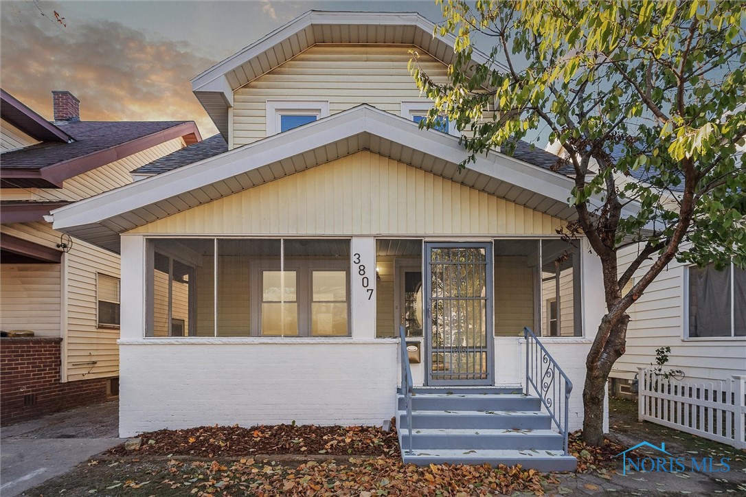 3807 Hoiles Avenue