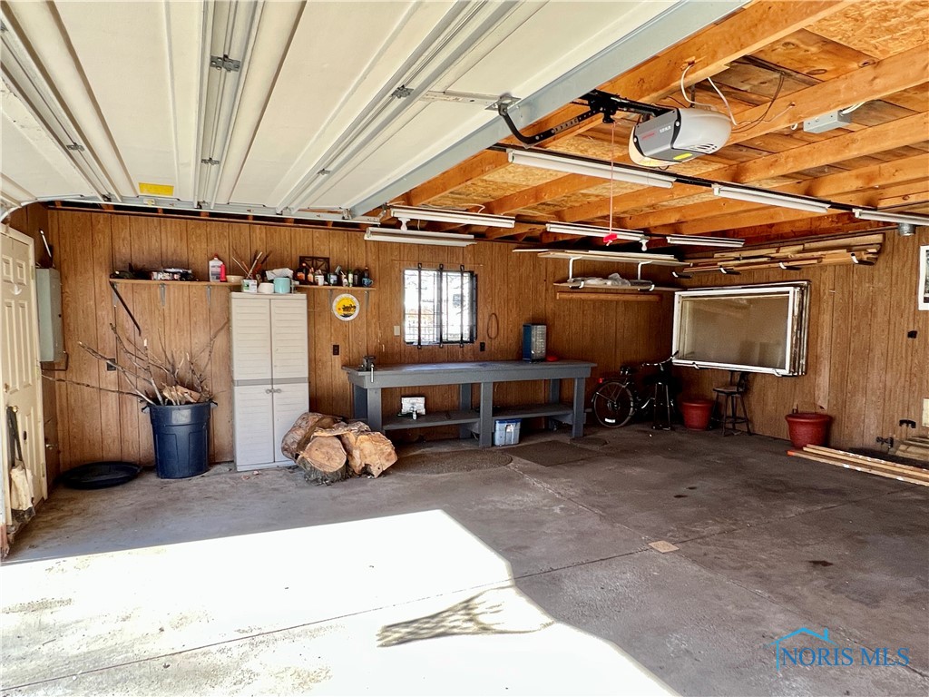330 W Poinsetta Avenue