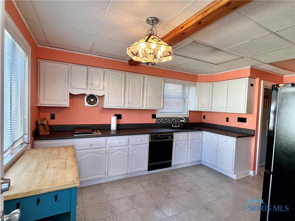 330 W Poinsetta Avenue