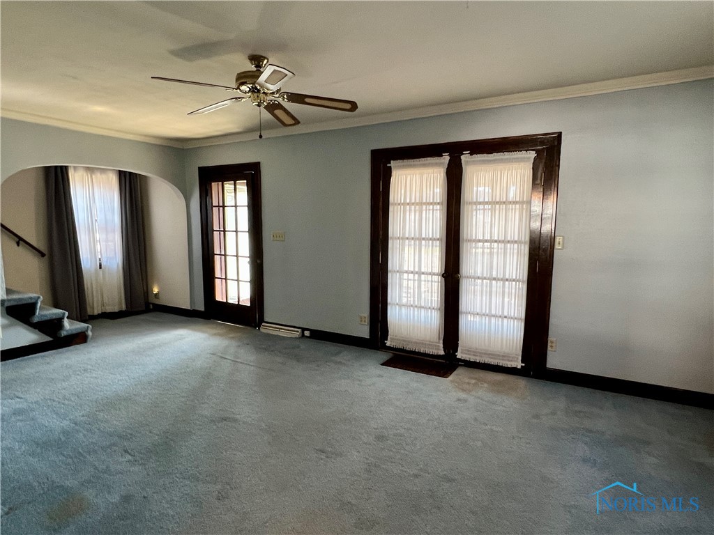 330 W Poinsetta Avenue