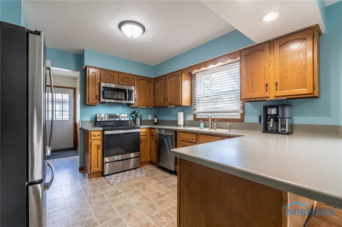 1586 Rosewood Drive