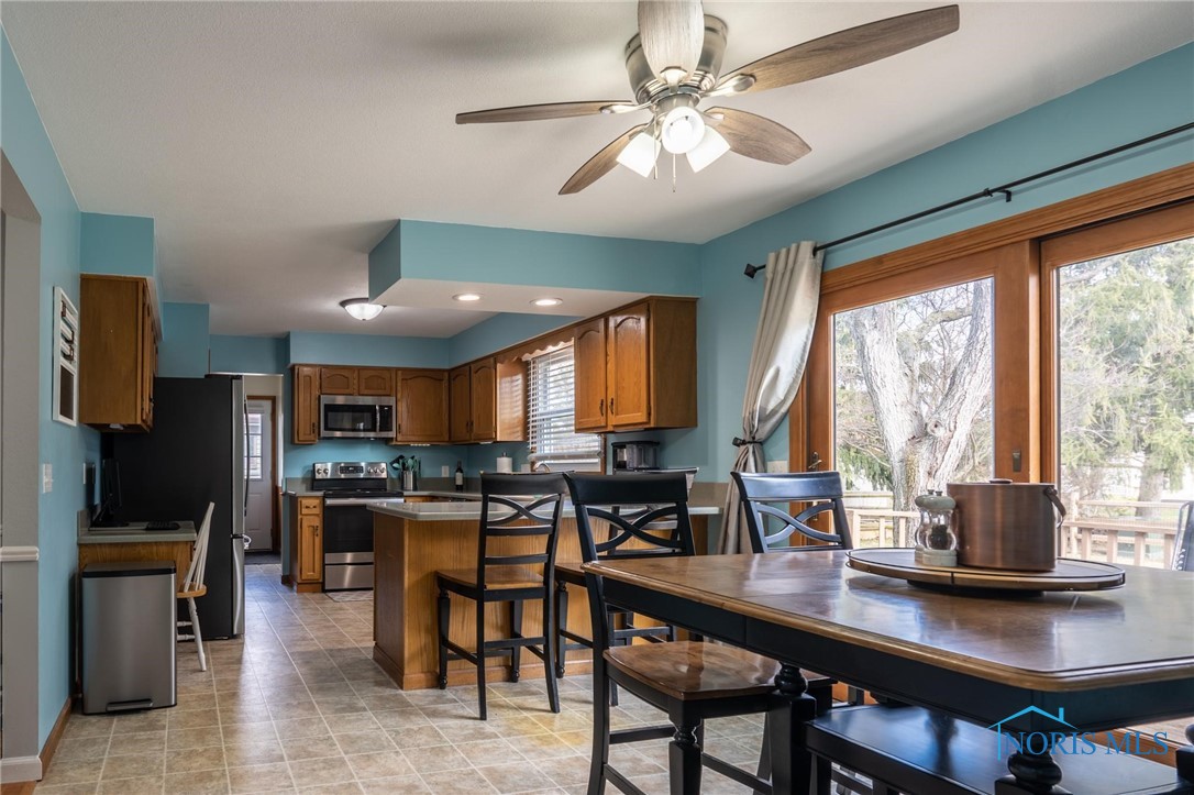 1586 Rosewood Drive