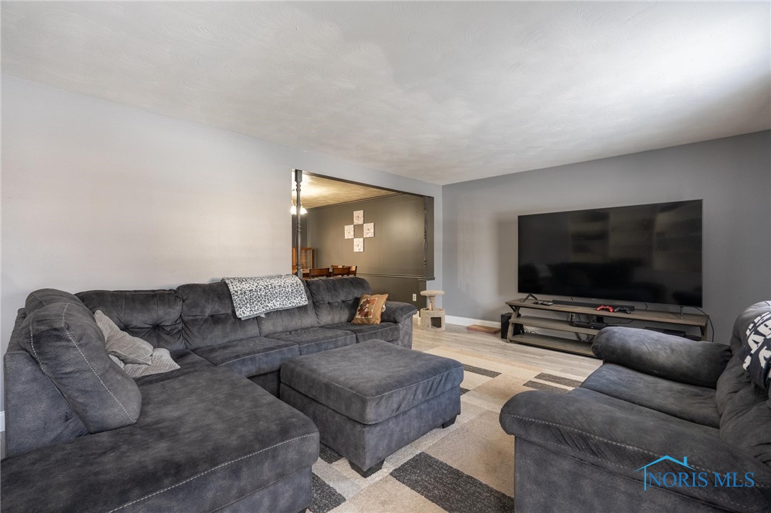 715 Oak Knoll Drive