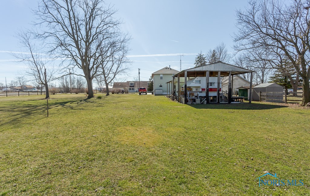 242 W Perry Street