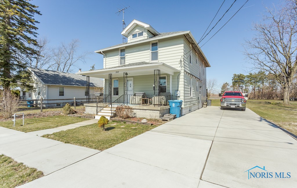 242 W Perry Street