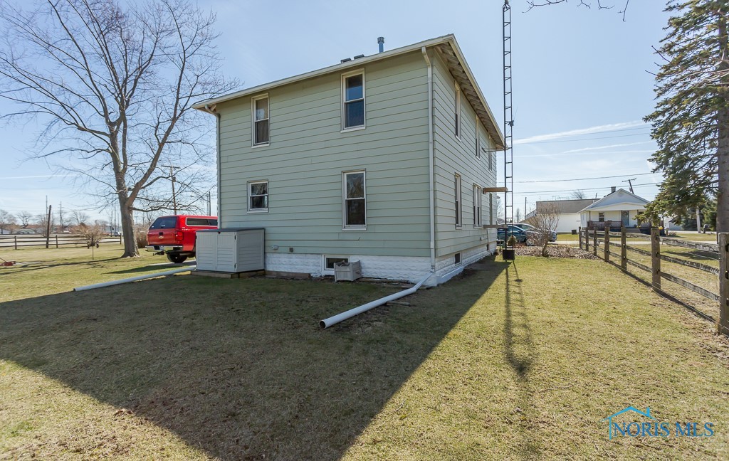 242 W Perry Street