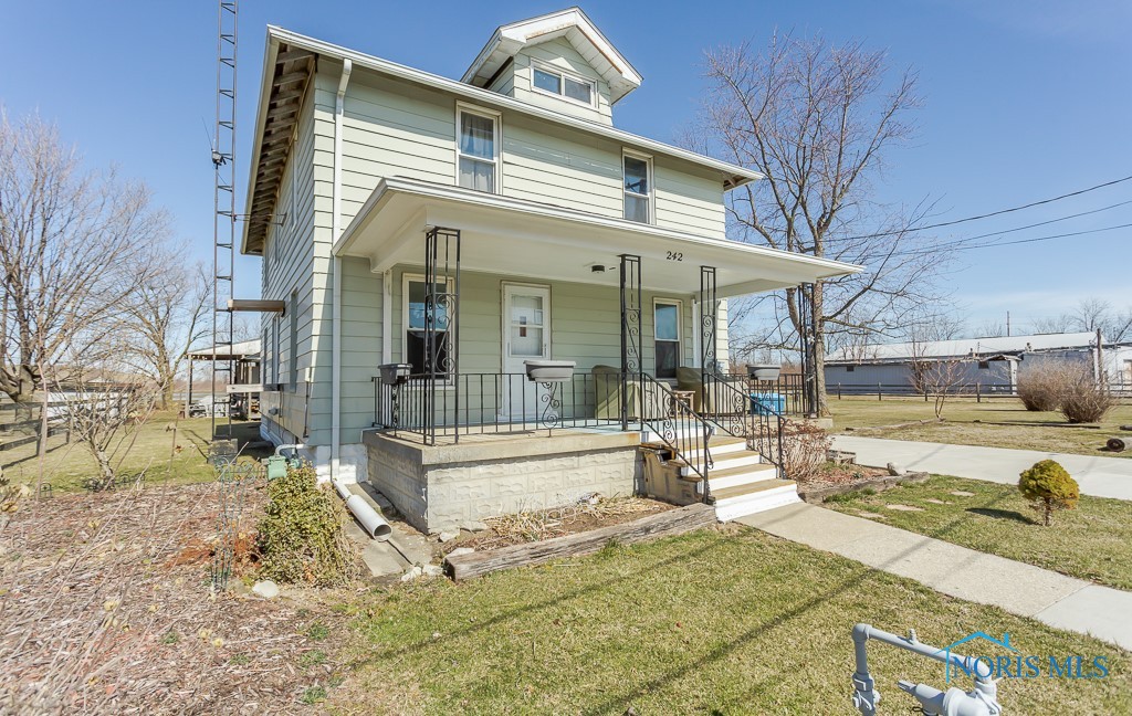 242 W Perry Street