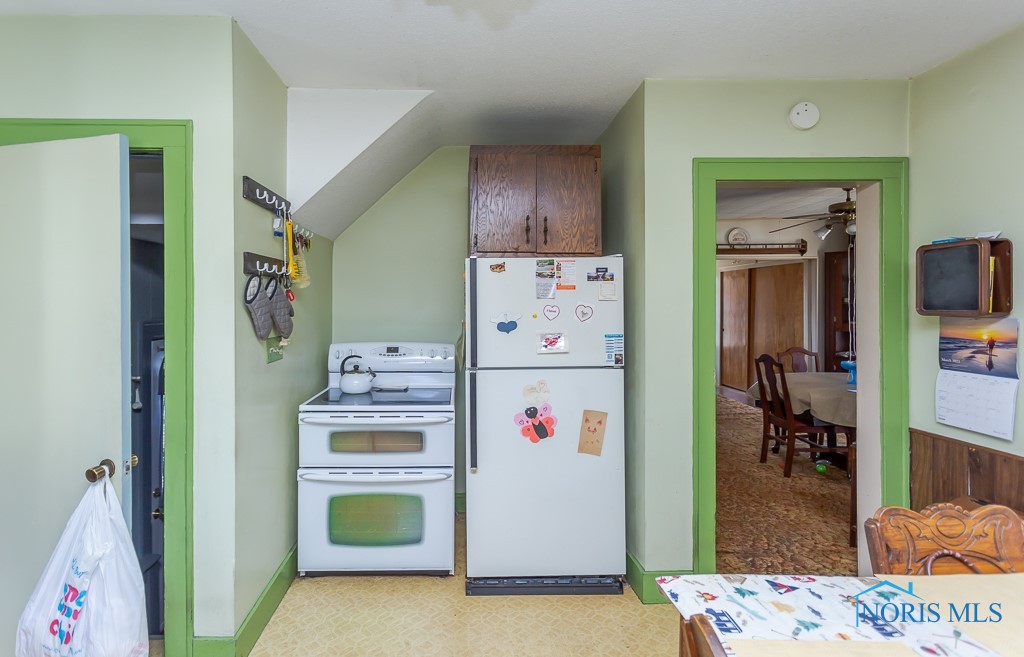 242 W Perry Street