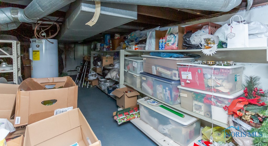 242 W Perry Street