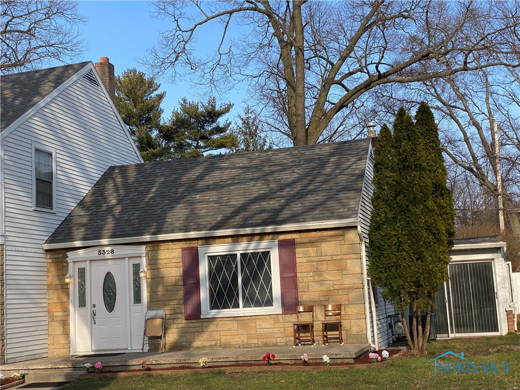 3328 Moffat Road