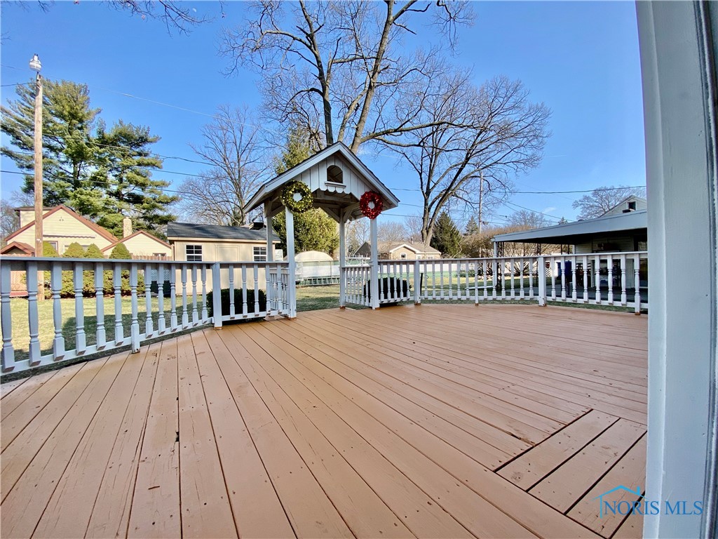 3328 Moffat Road