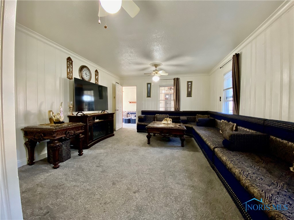 3328 Moffat Road