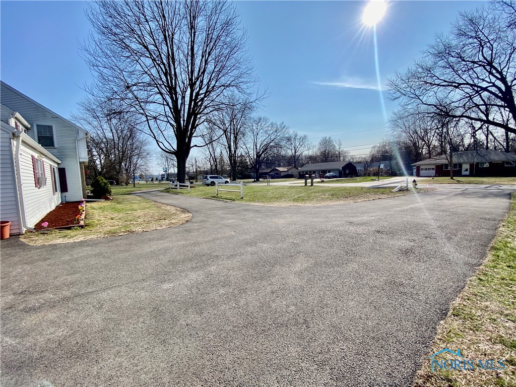3328 Moffat Road