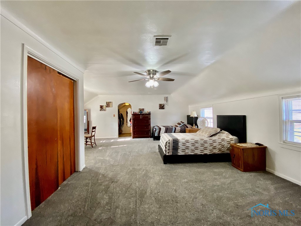 3328 Moffat Road