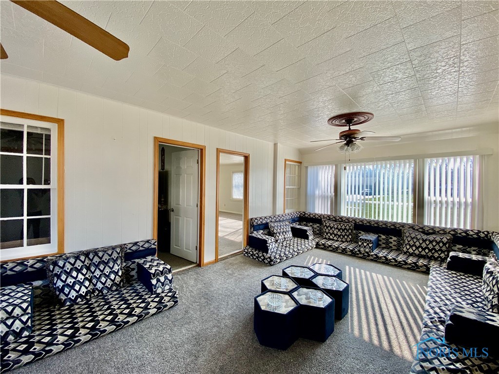 3328 Moffat Road