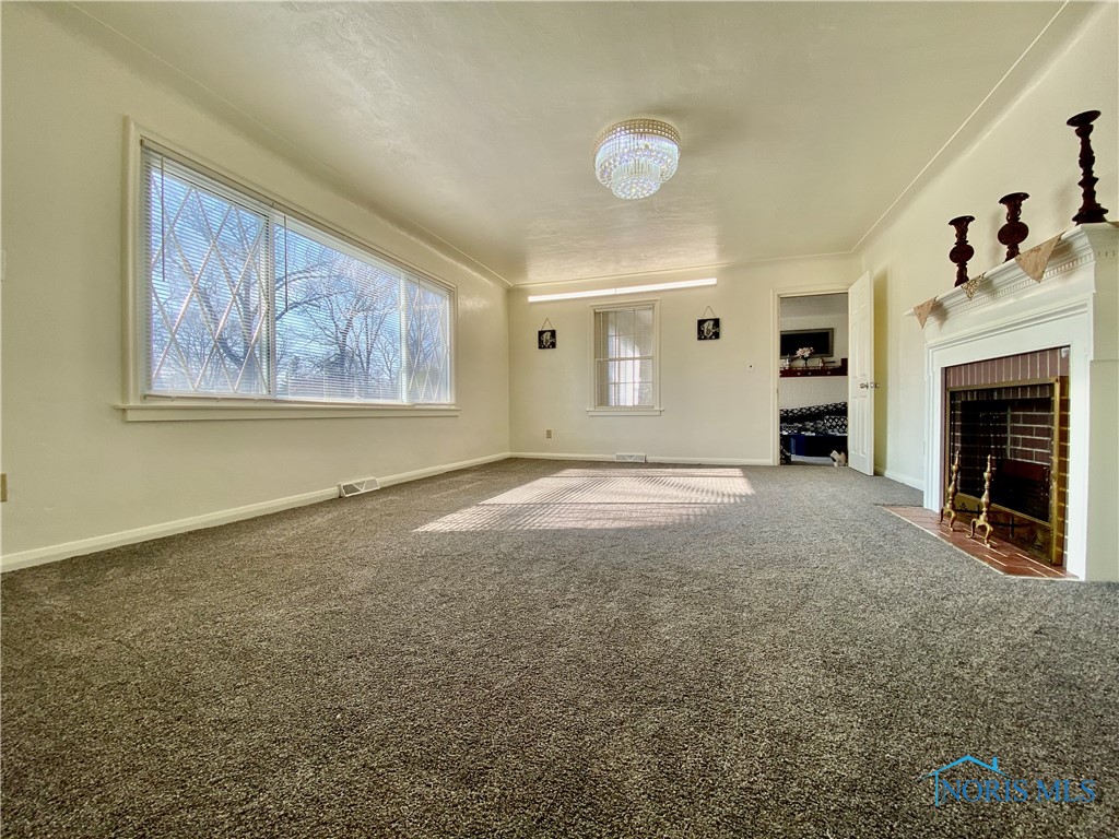 3328 Moffat Road