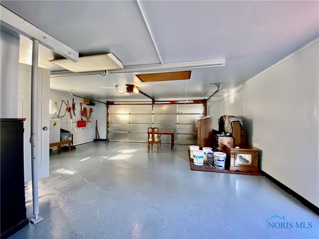 3328 Moffat Road