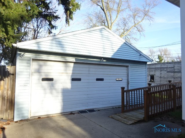 3232 Northwood Avenue