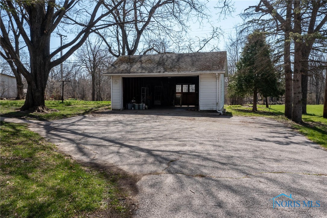 207 W Front Street