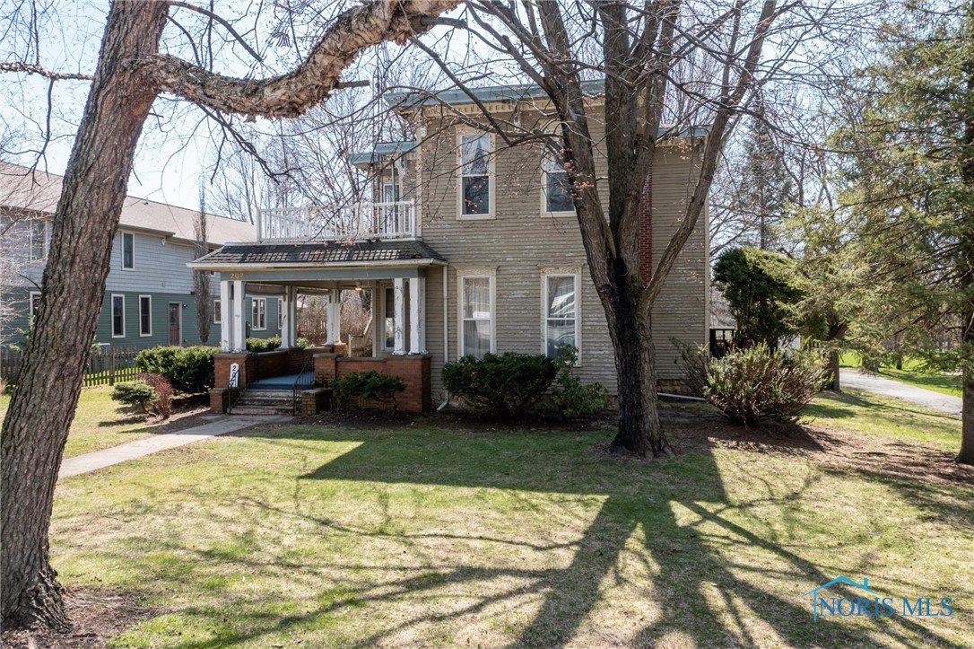207 W Front Street
