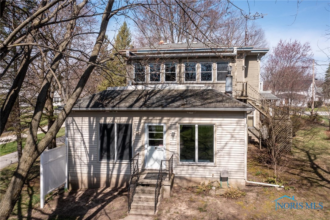 207 W Front Street