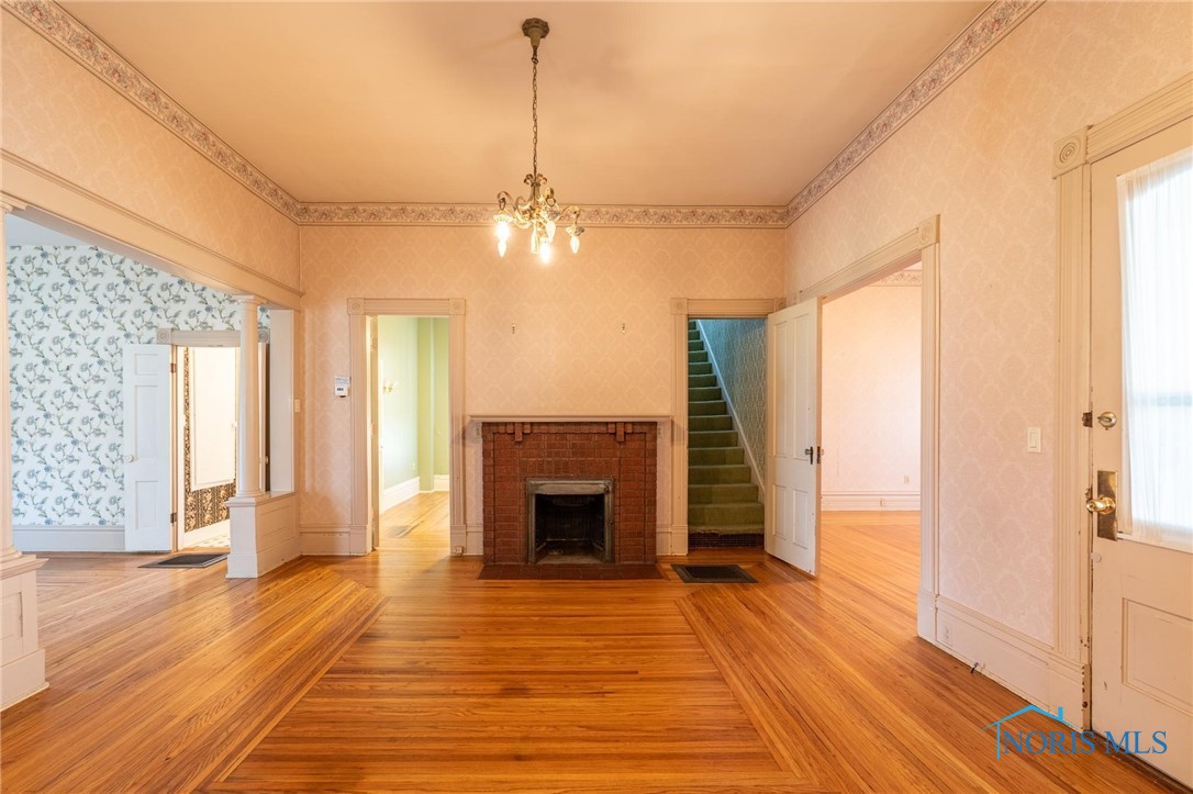 207 W Front Street