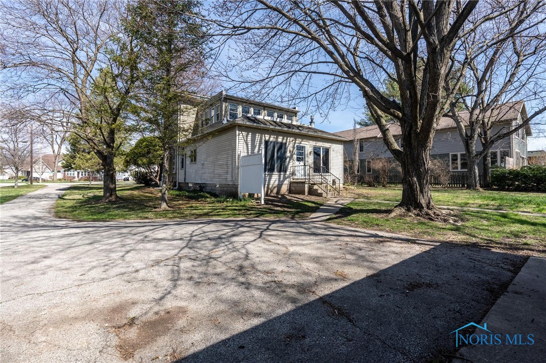 207 W Front Street