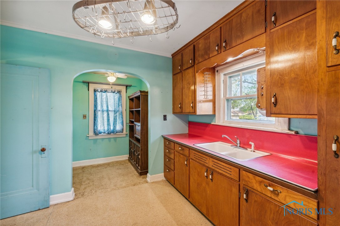 29157 East Broadway Street