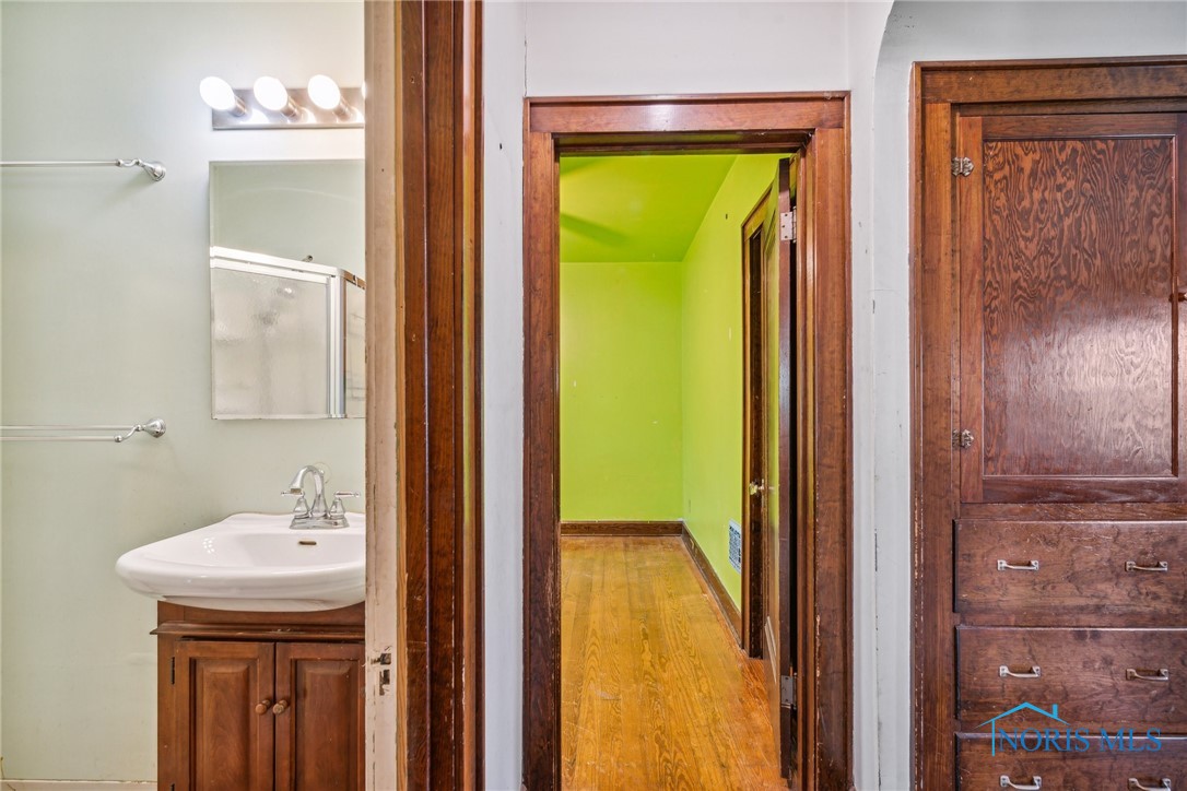 29157 East Broadway Street