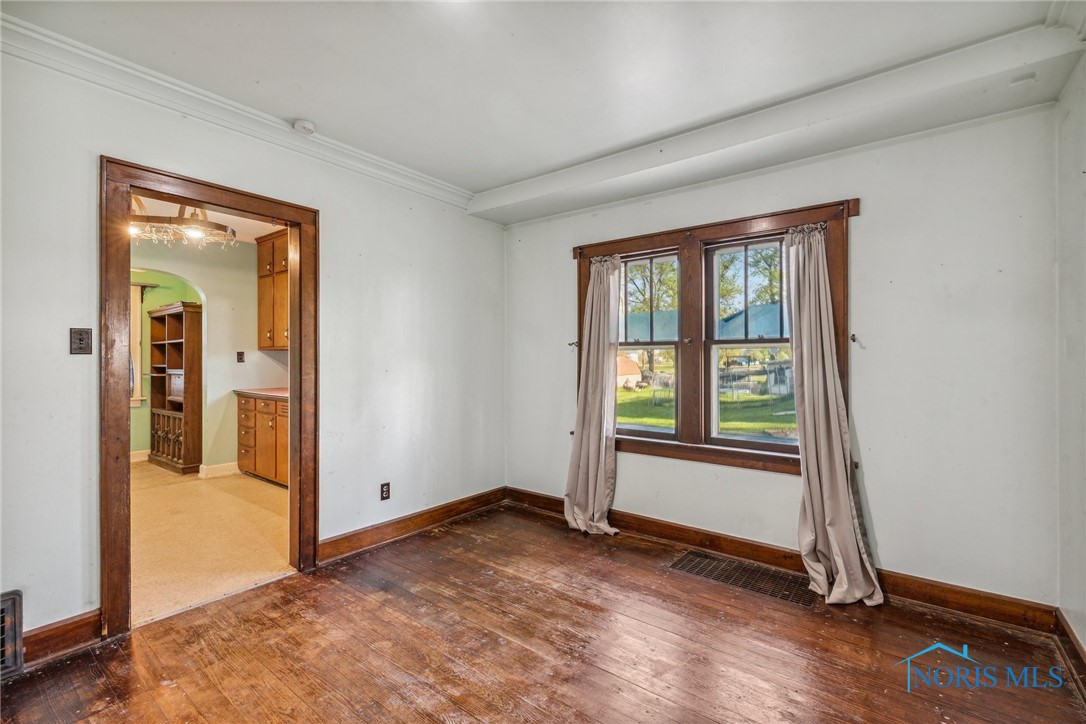 29157 East Broadway Street