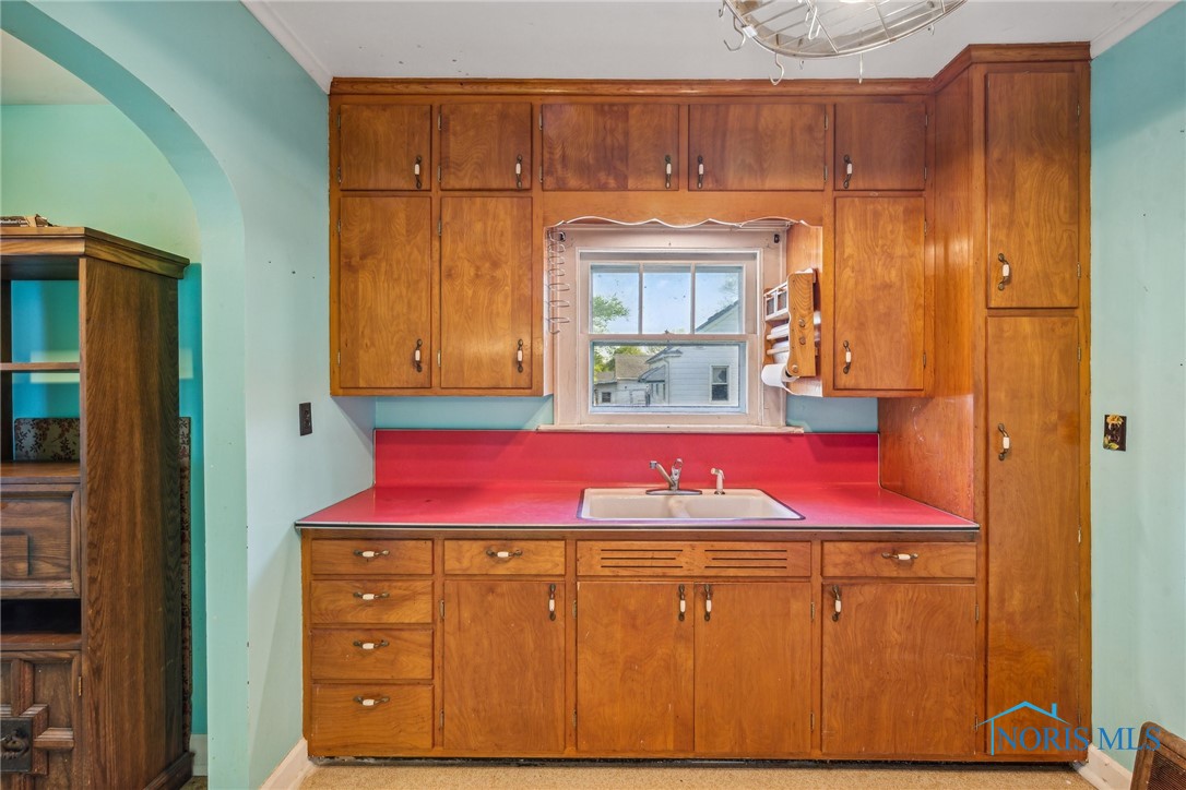 29157 East Broadway Street