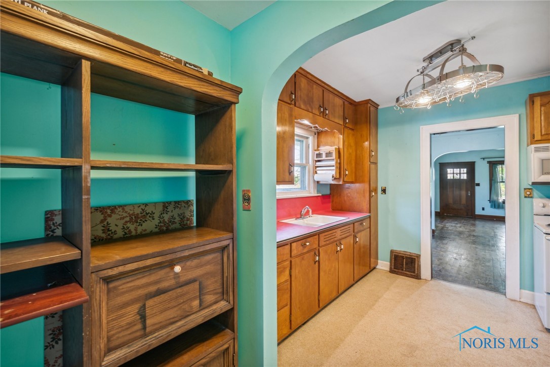 29157 East Broadway Street