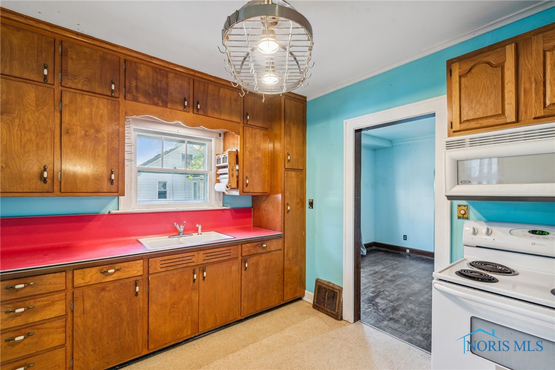 29157 East Broadway Street