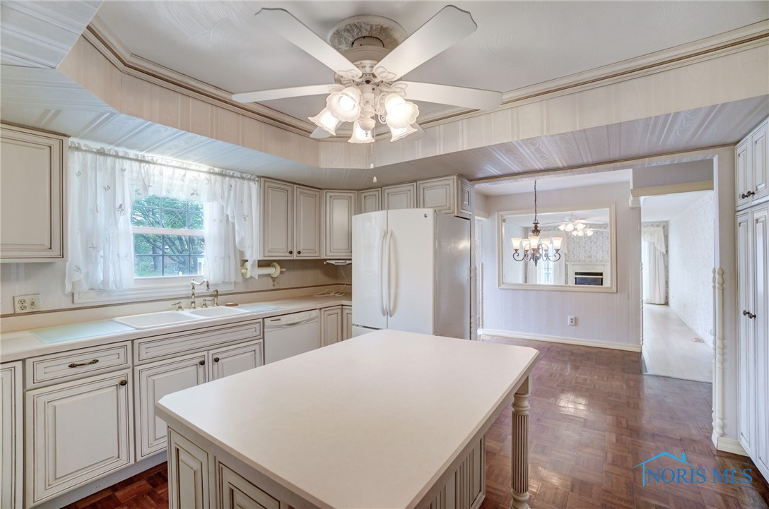 6444 Antoinette Lane