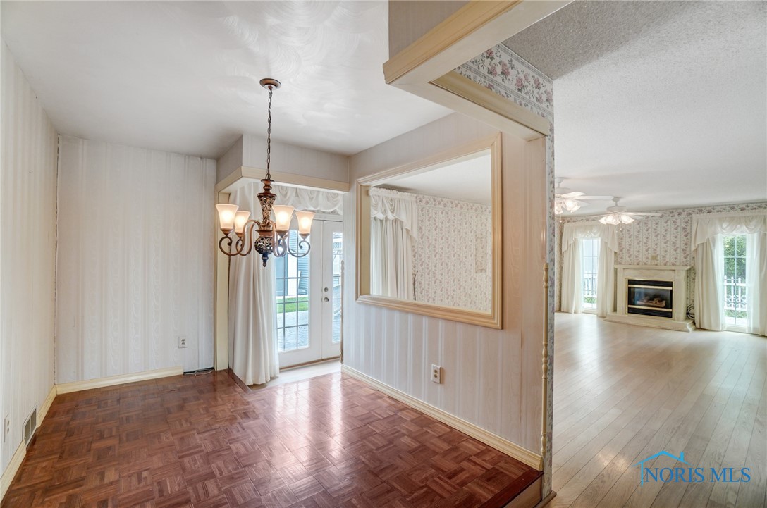 6444 Antoinette Lane