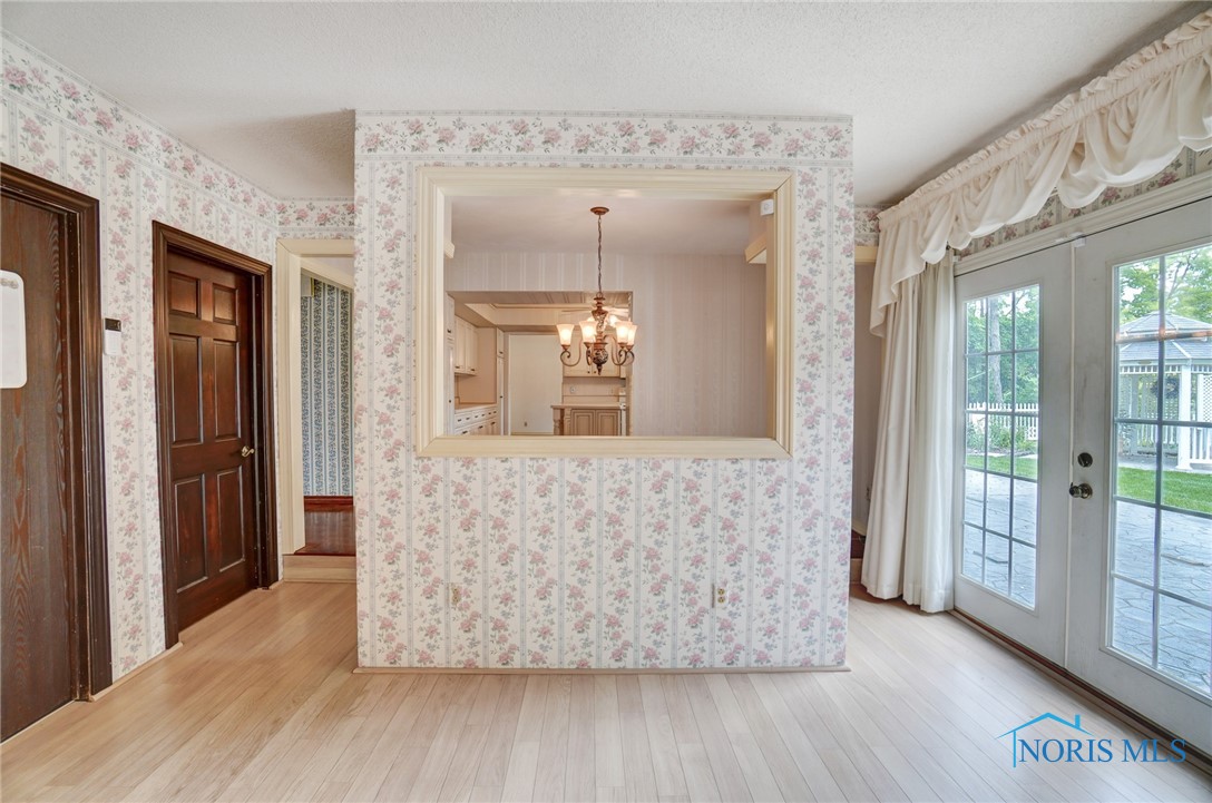 6444 Antoinette Lane