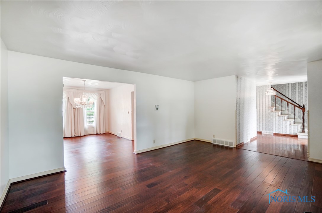 6444 Antoinette Lane