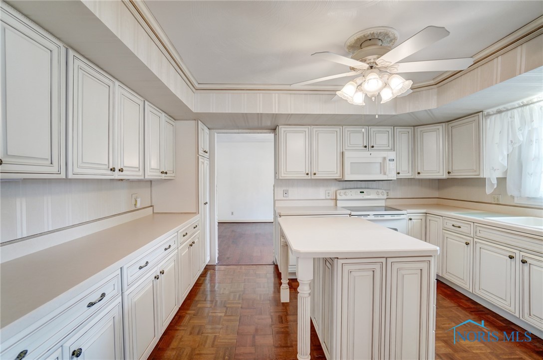 6444 Antoinette Lane